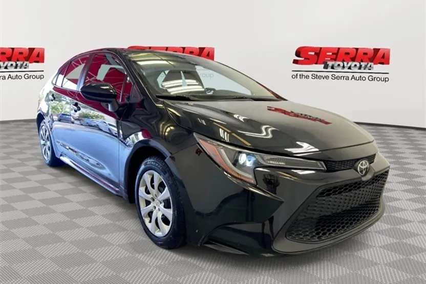 2022 Toyota Corolla LE photo 1