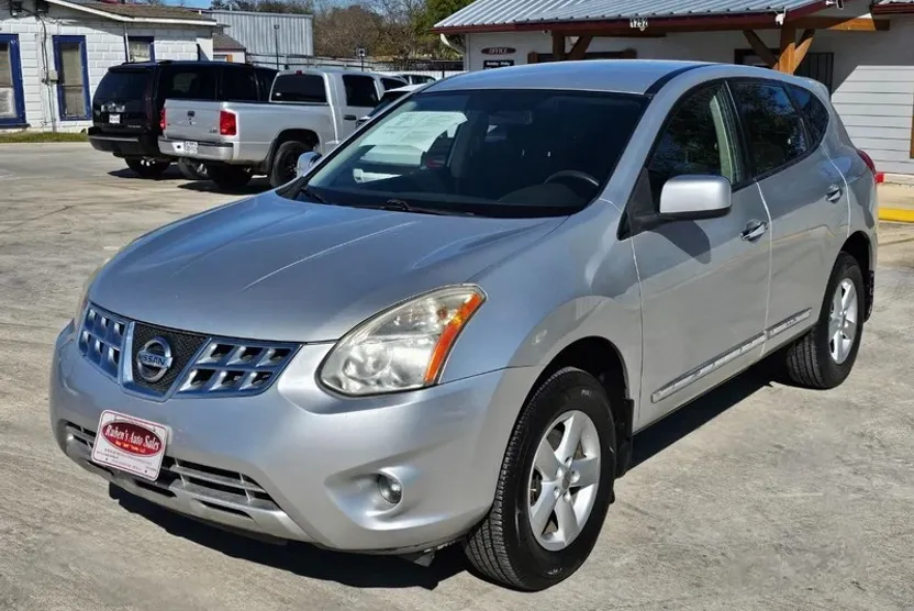 2013 Nissan Rogue S photo 1