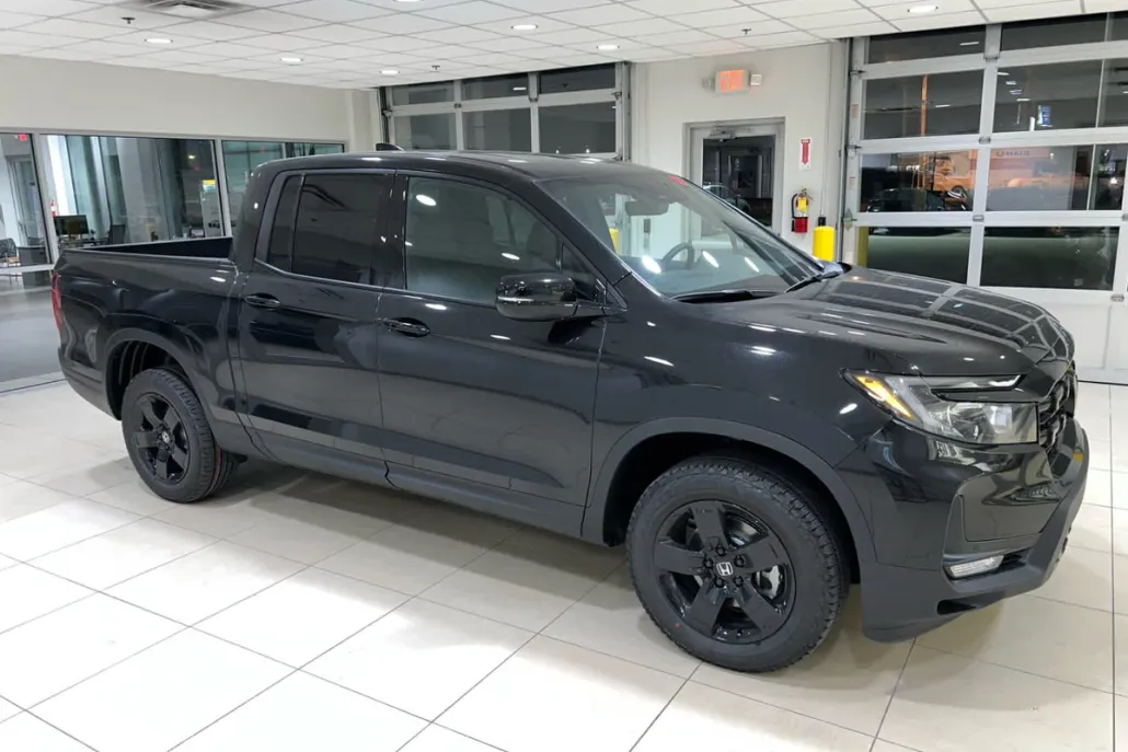 2025 Honda Ridgeline Black Edition photo 1