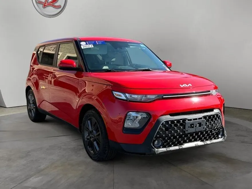 2022 Kia Soul EX photo 1