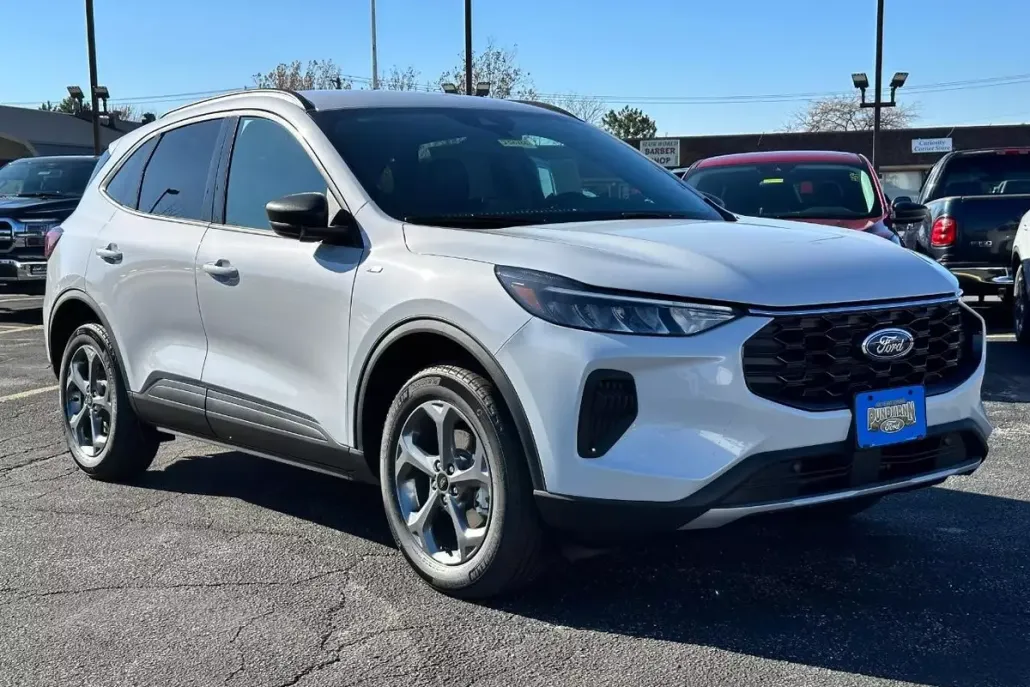 2025 Ford Escape ST-Line photo 1