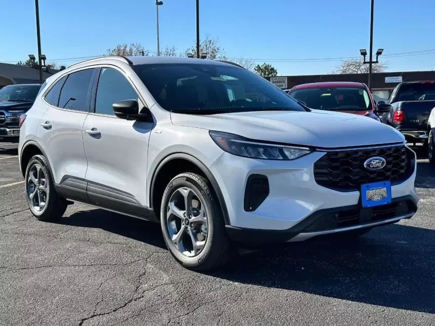 2025 Ford Escape ST-Line photo 1