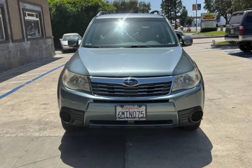 2010 Subaru Forester 2.5X Premium photo 1