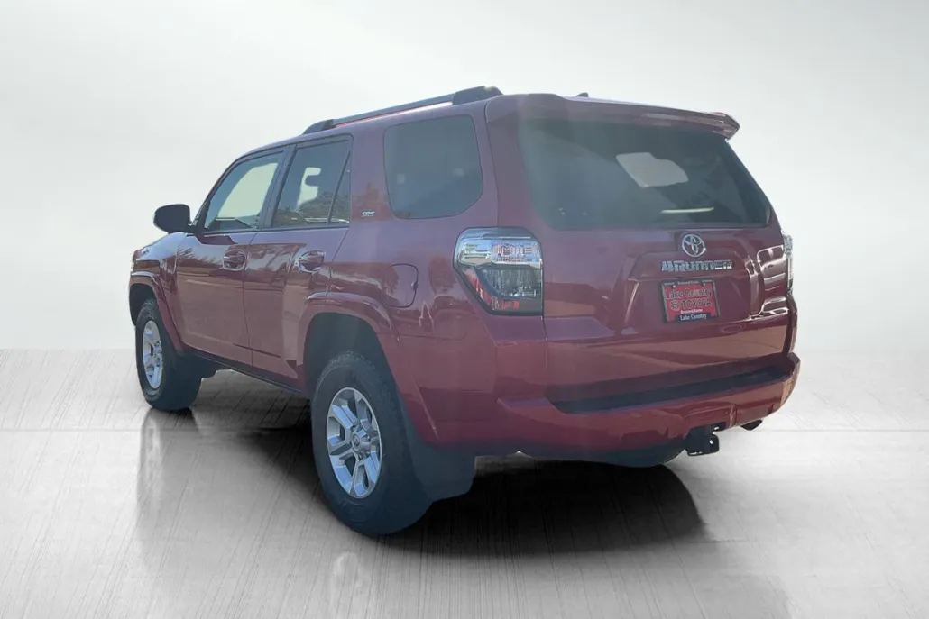 2021 Toyota 4Runner SR5 4WD photo 1