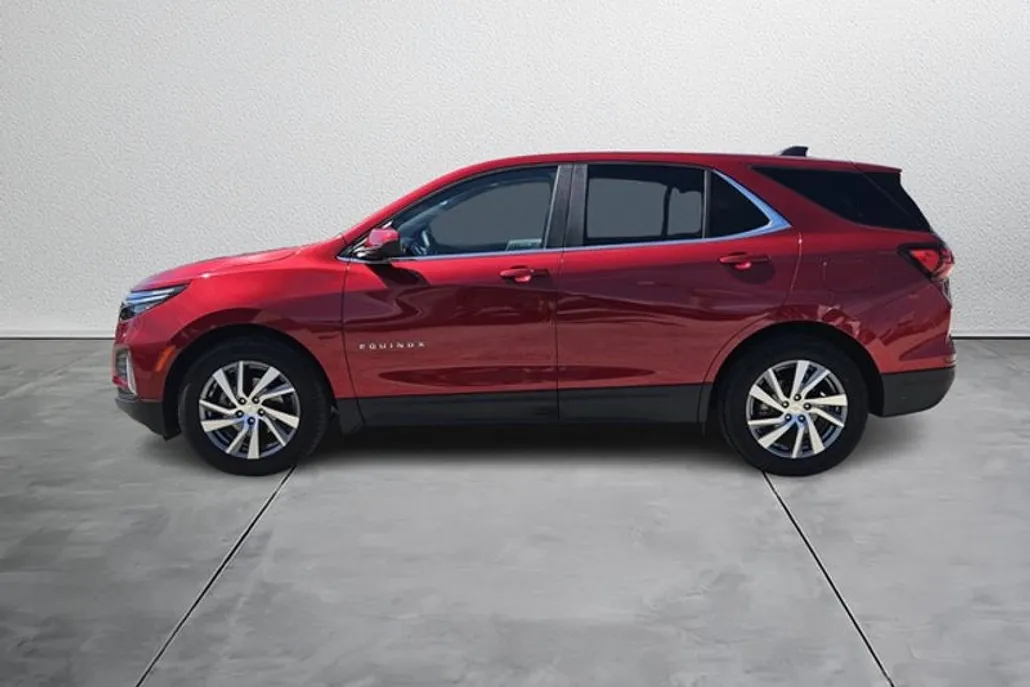2023 Chevrolet Equinox LT photo 1