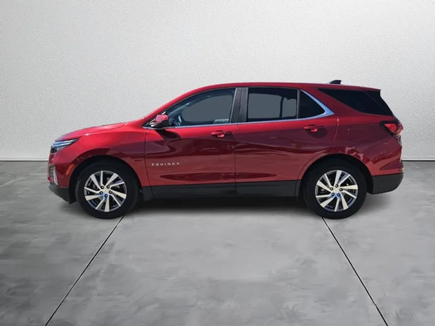 2023 Chevrolet Equinox LT photo 1