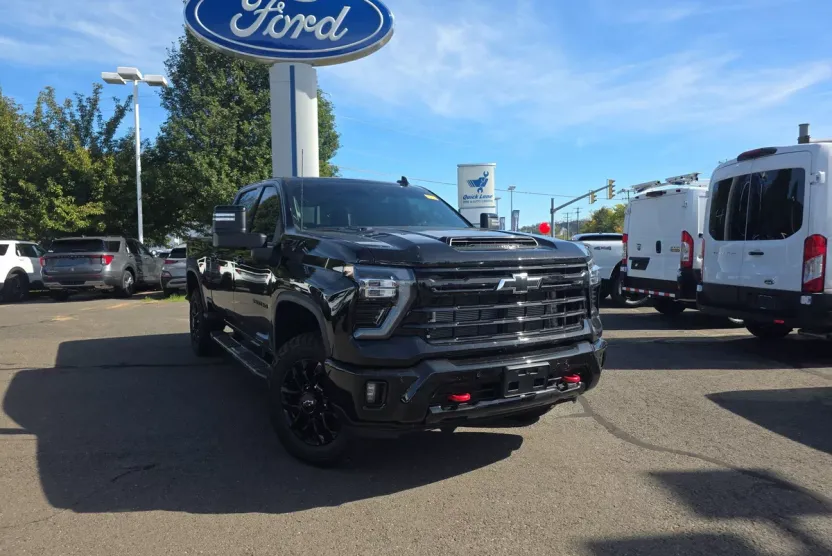 2025 Chevrolet Silverado 3500HD LTZ photo 1