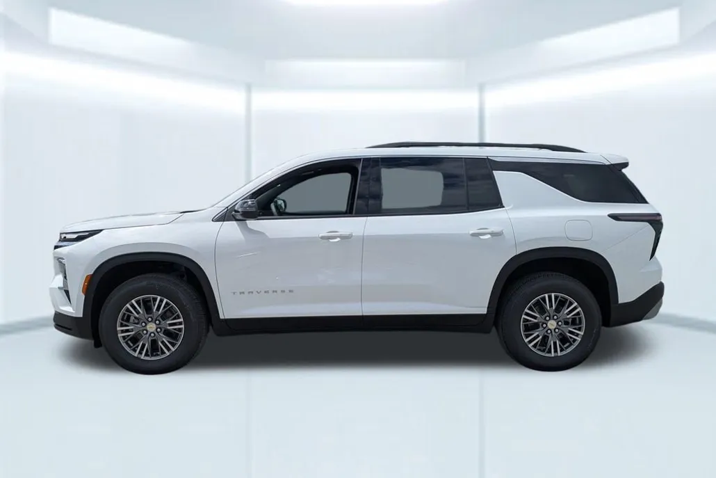2025 Chevrolet Traverse photo 1