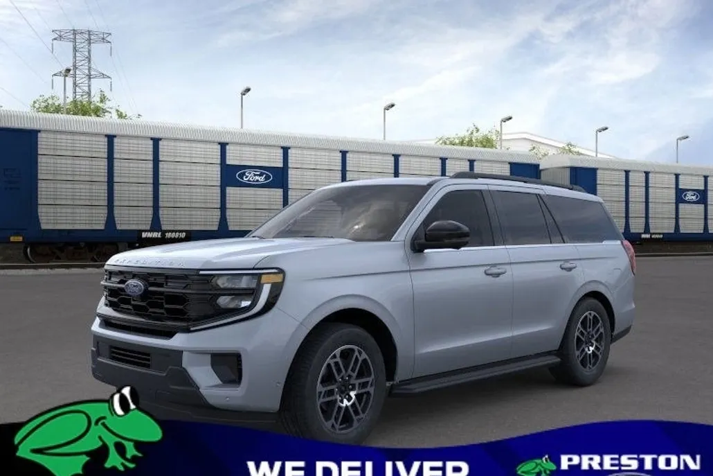 2025 Ford Expedition photo 1