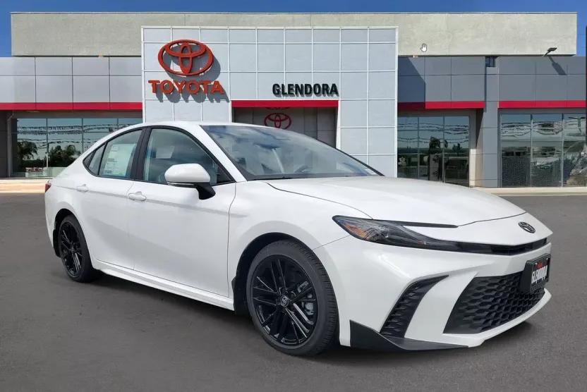 2026 Toyota Camry LE photo 1