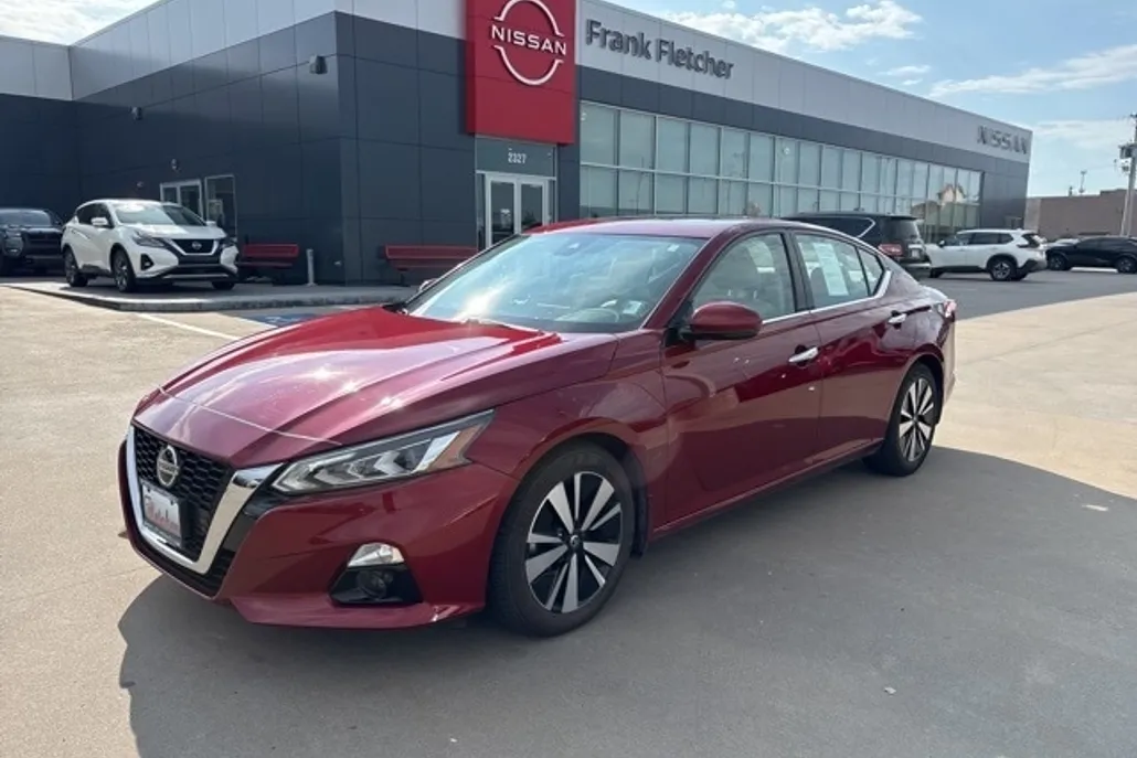 2020 Nissan Altima 2.5 SV photo 1