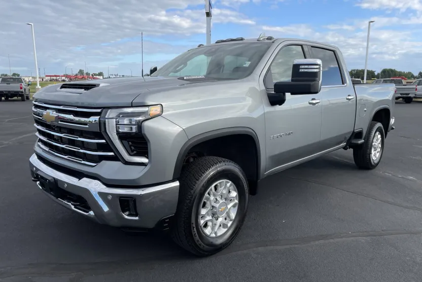 2024 Chevrolet Silverado 3500HD LTZ photo 1