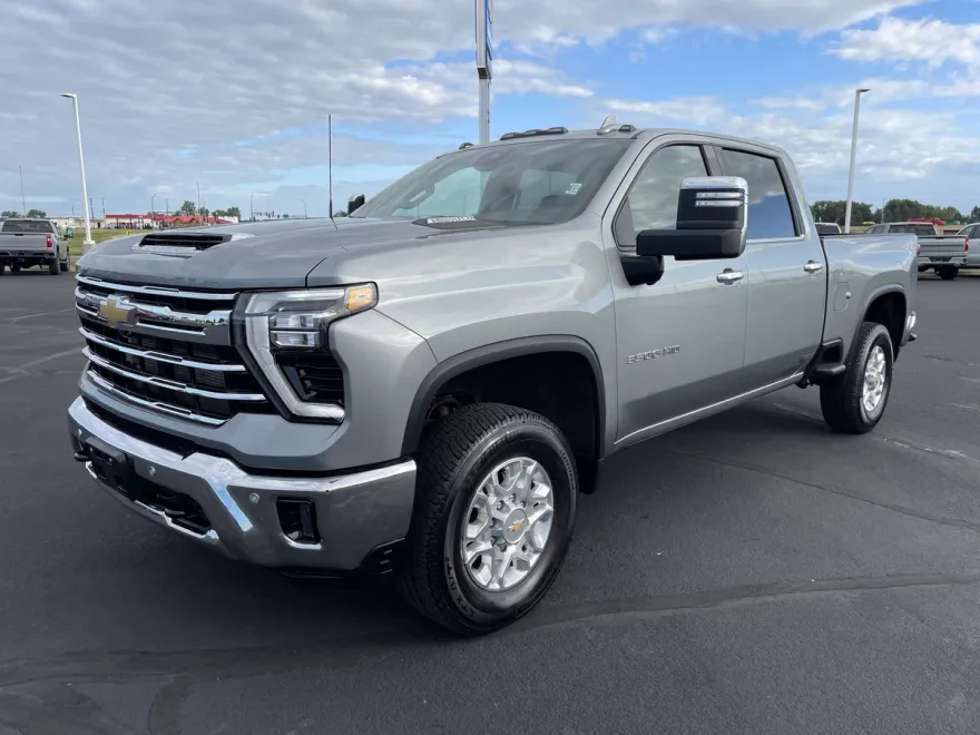 2024 Chevrolet Silverado 3500HD LTZ photo 1