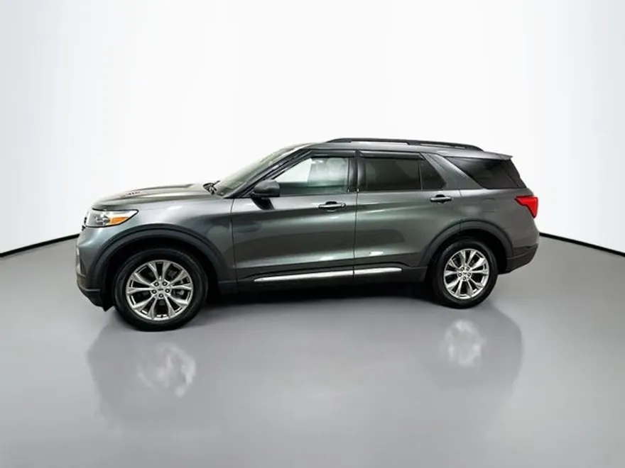 2020 Ford Explorer XLT photo 1