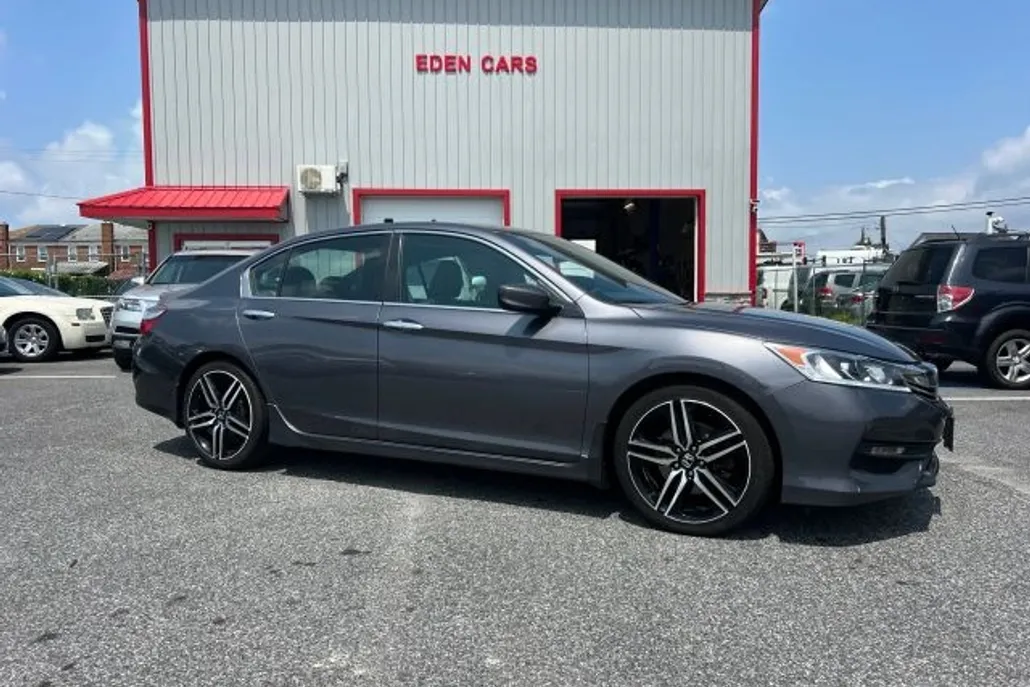 2017 Honda Accord Sport photo 1