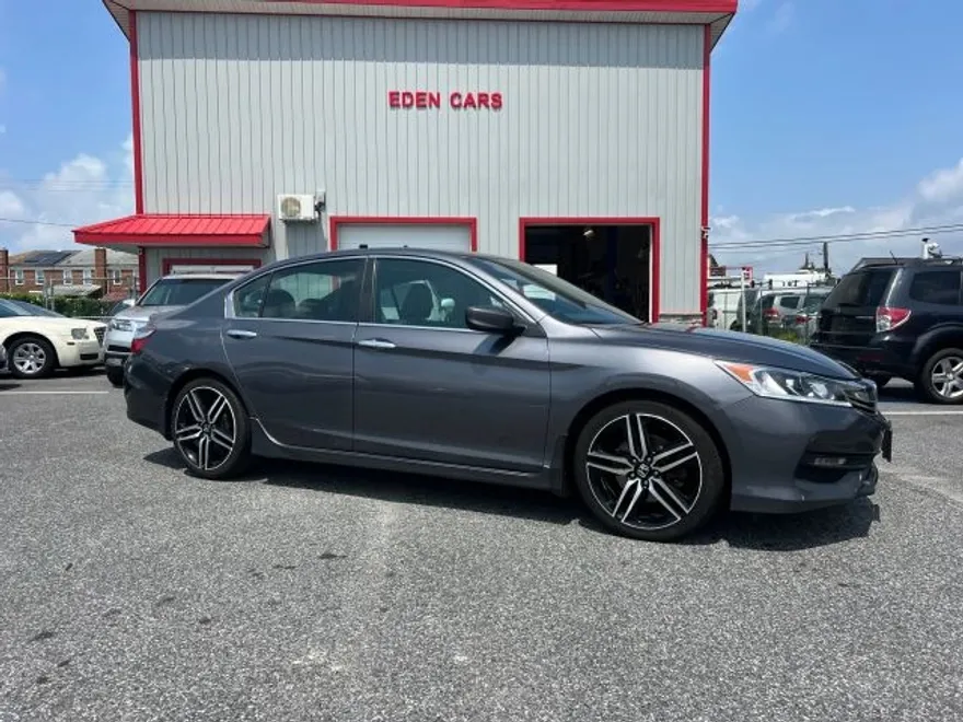 2017 Honda Accord Sport photo 1
