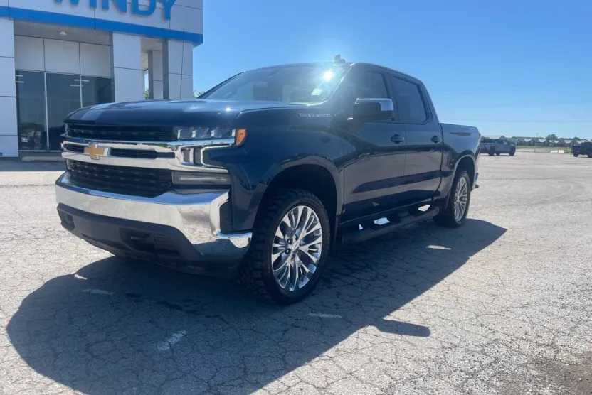 2021 Chevrolet Silverado 1500 LT photo 1