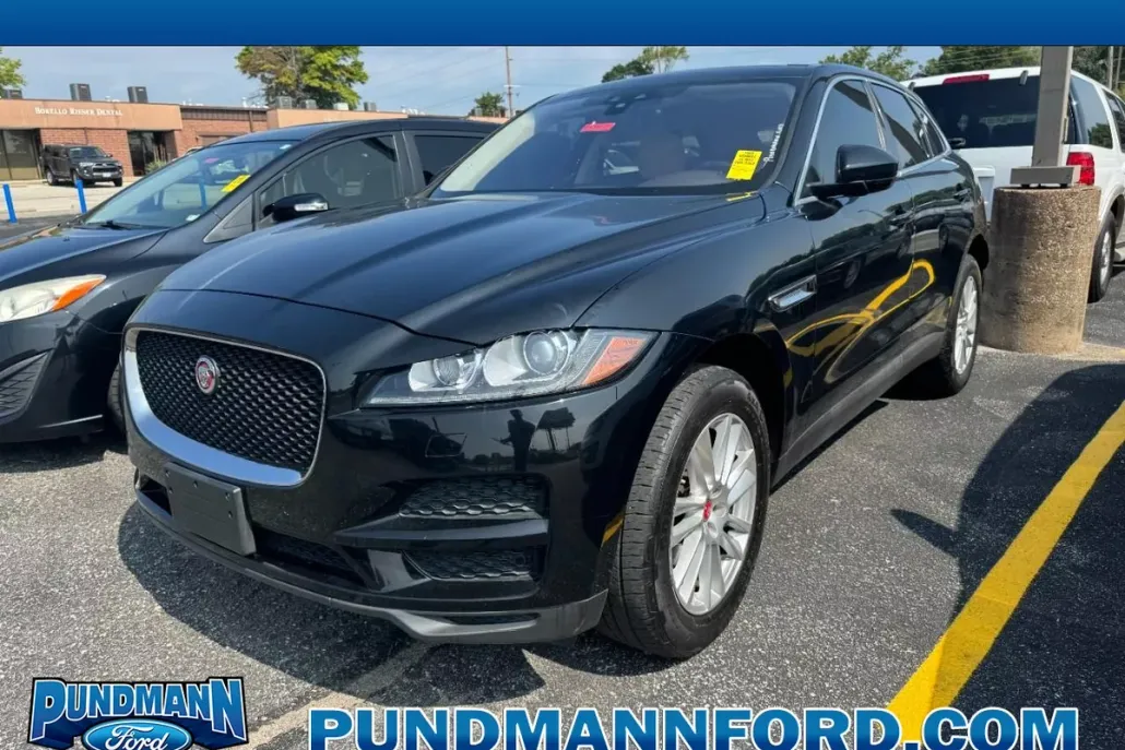 2020 Jaguar F-PACE Prestige photo 1