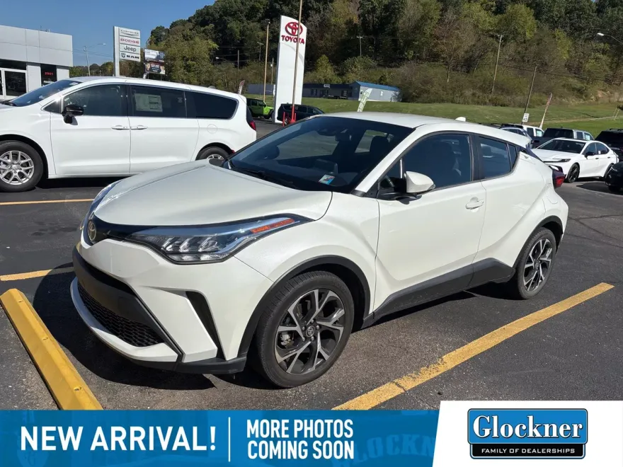 2021 Toyota C-HR XLE photo 1
