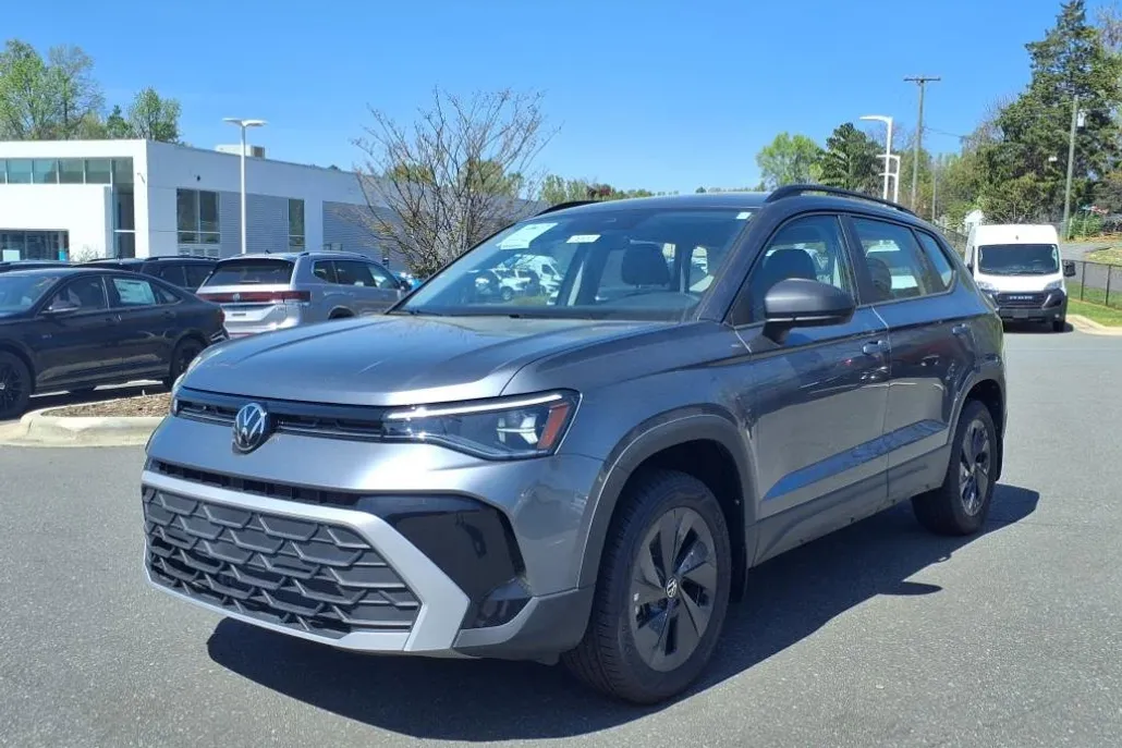 2025 Volkswagen Taos S photo 1