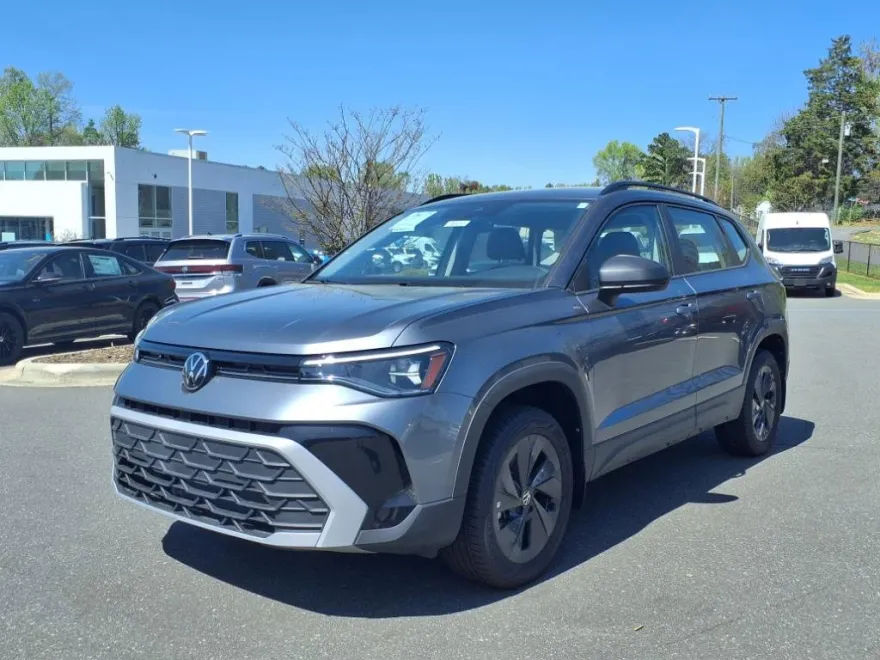 2025 Volkswagen Taos S photo 1