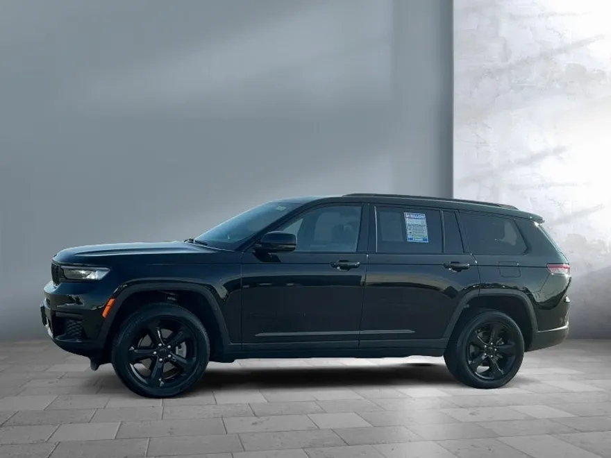 2022 Jeep Grand Cherokee Altitude photo 1
