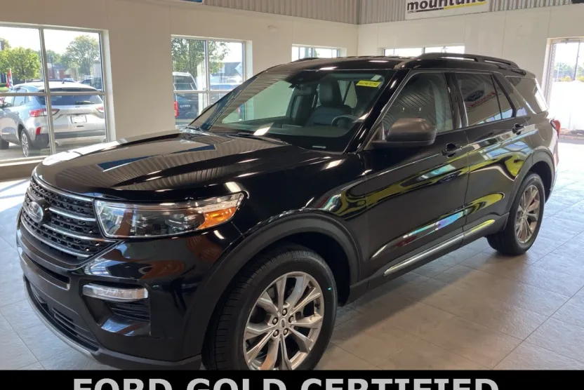 2022 Ford Explorer XLT photo 1