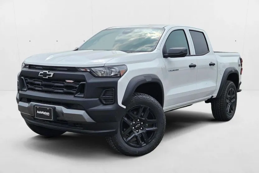 2025 Chevrolet Colorado Trail Boss photo 1