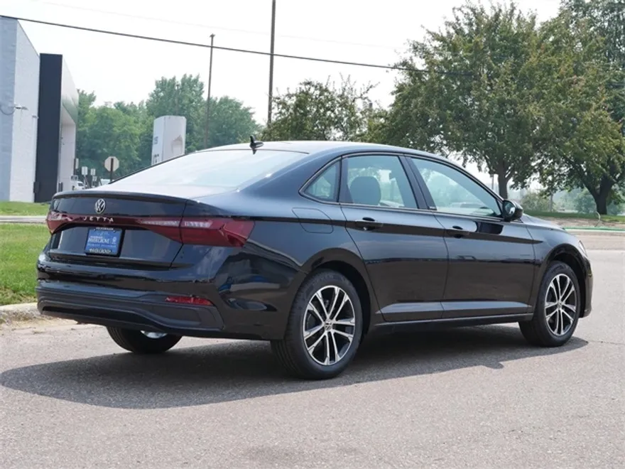 2025 Volkswagen Jetta 1.5T Sport photo 1