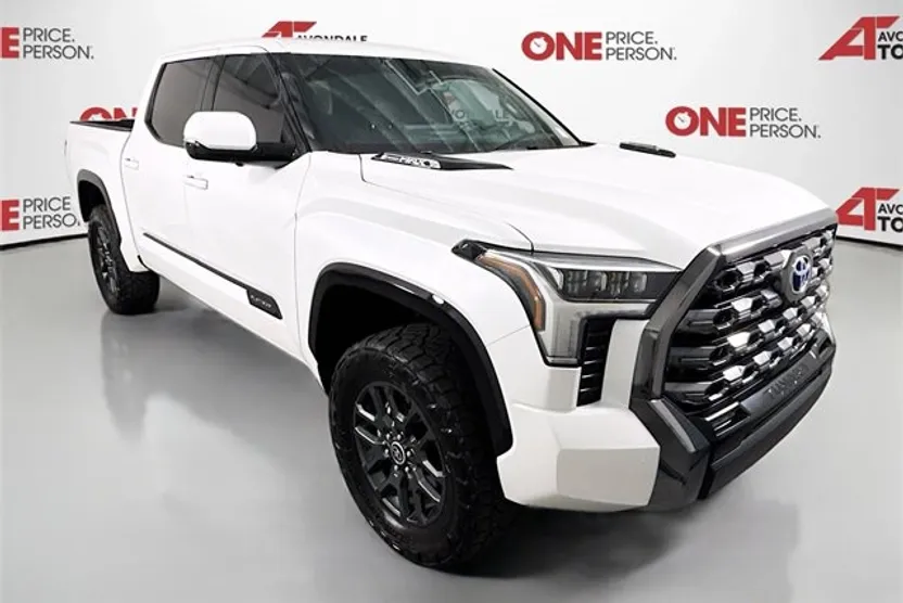 2023 Toyota Tundra Platinum photo 1