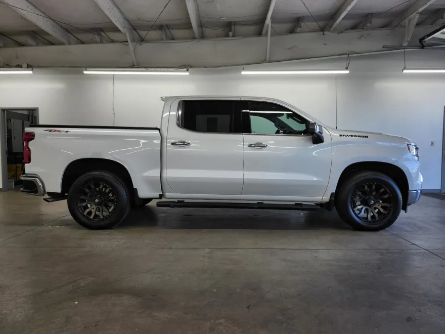 2022 Chevrolet Silverado 1500 LTZ photo 1