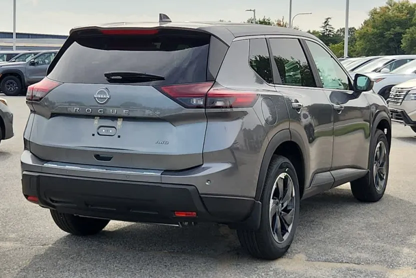 2026 Nissan Rogue SV photo 1