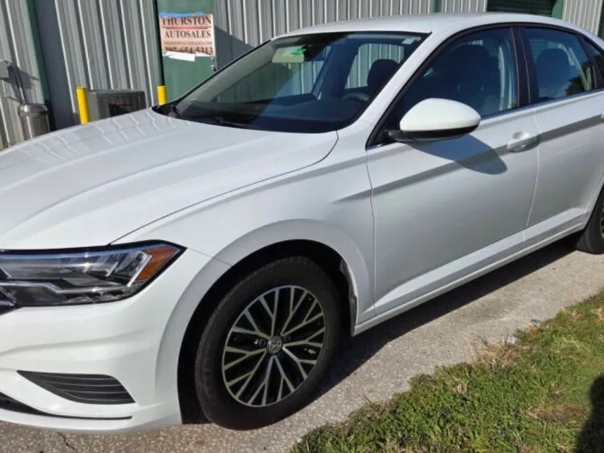 2021 Volkswagen Jetta S R-Line photo 1