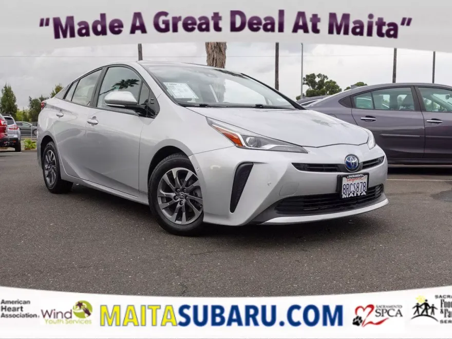 2019 Toyota Prius Limited photo 1