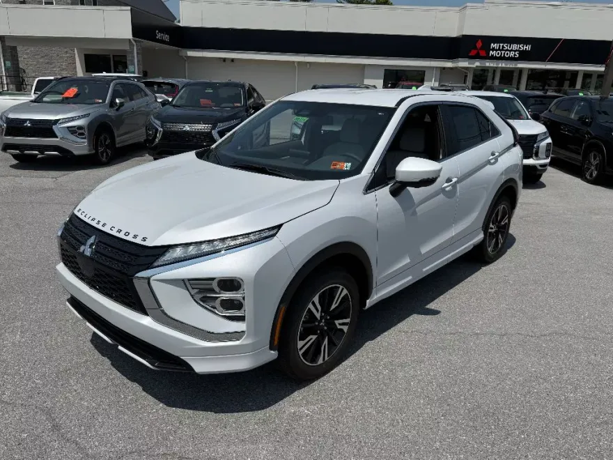 2025 Mitsubishi Eclipse Cross SEL photo 1