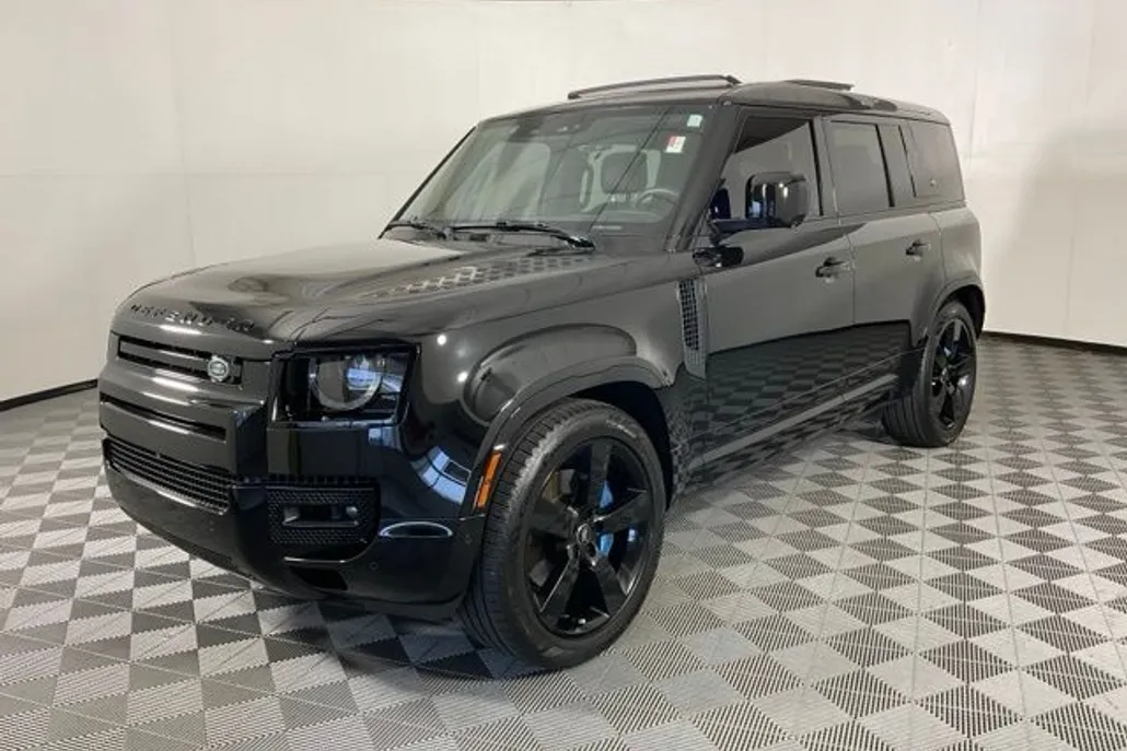 2022 Land Rover Defender 110 V8 photo 1
