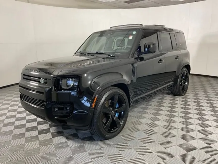 2022 Land Rover Defender 110 V8 photo 1