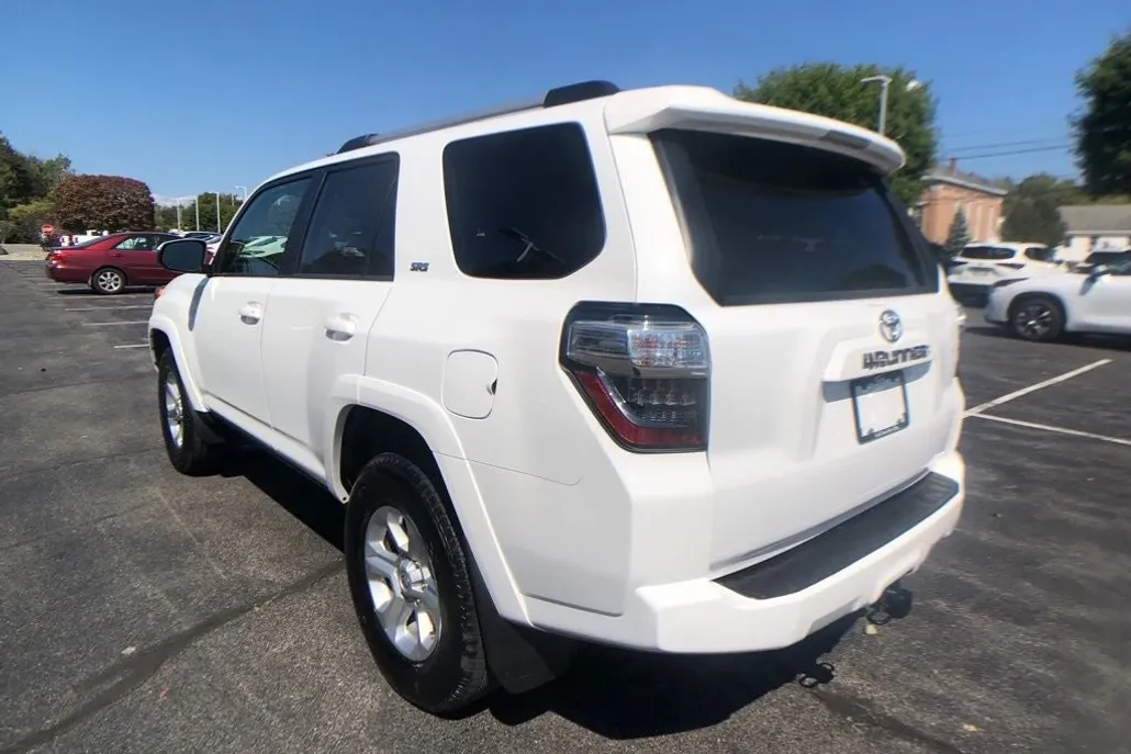 2024 Toyota 4Runner SR5 4WD photo 1