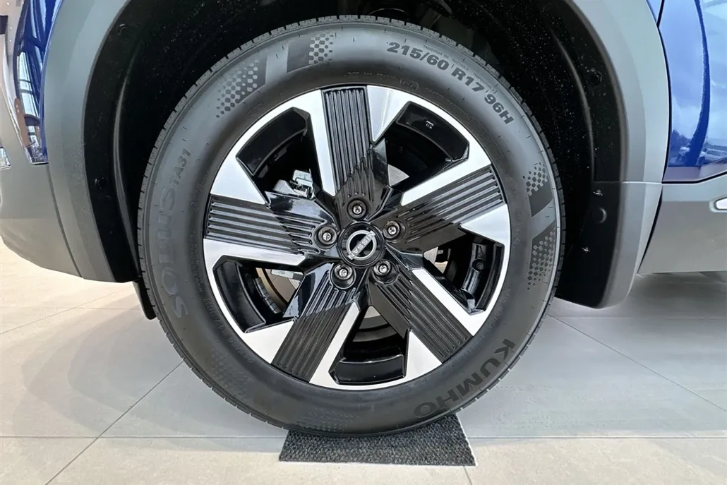 2025 Nissan Kicks SV photo 1