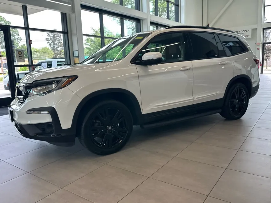 2022 Honda Pilot Black Edition photo 1