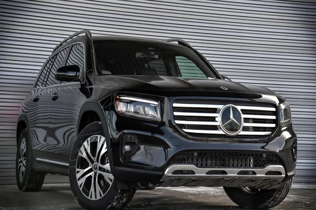 2025 Mercedes Benz GLB 250 4MATIC photo 1