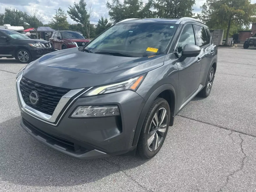 2023 Nissan Rogue SL photo 1