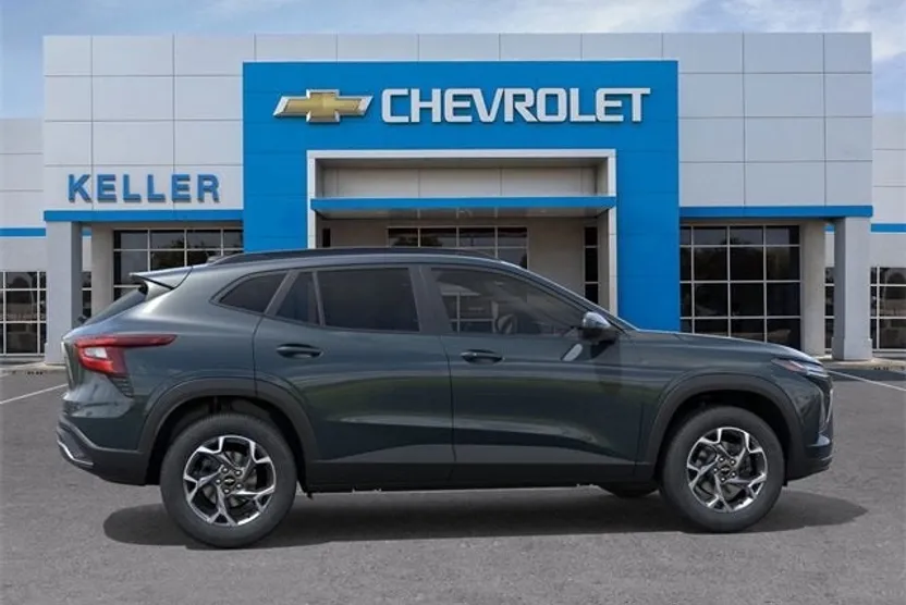 2026 Chevrolet Trax LT photo 1