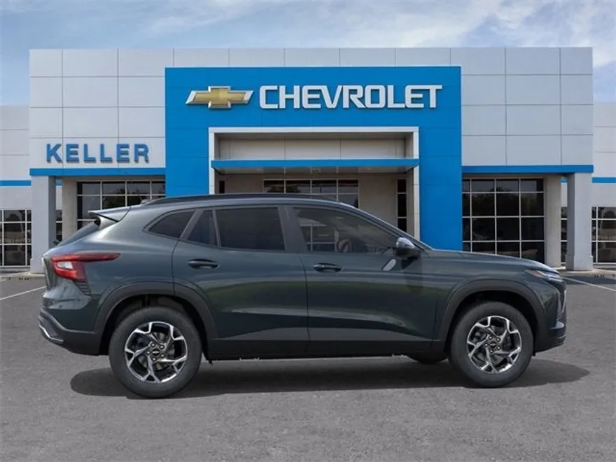 2026 Chevrolet Trax LT photo 1