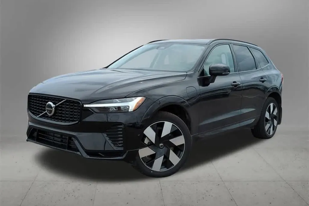 2025 Volvo XC60 Hybrid T8 Plus photo 1