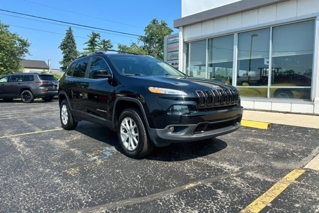 2017 Jeep Cherokee Latitude photo 1