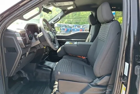 2023 Ford F-150 XL photo 3