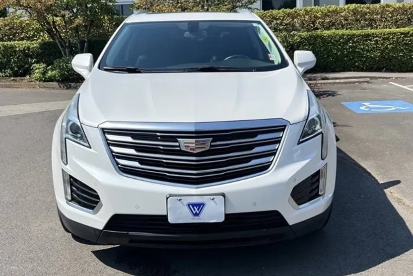 2018 Cadillac XT5 Luxury photo 1
