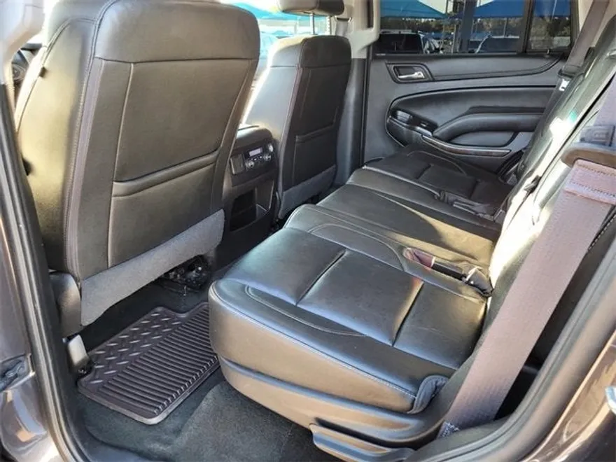 2017 Chevrolet Tahoe LT photo 1