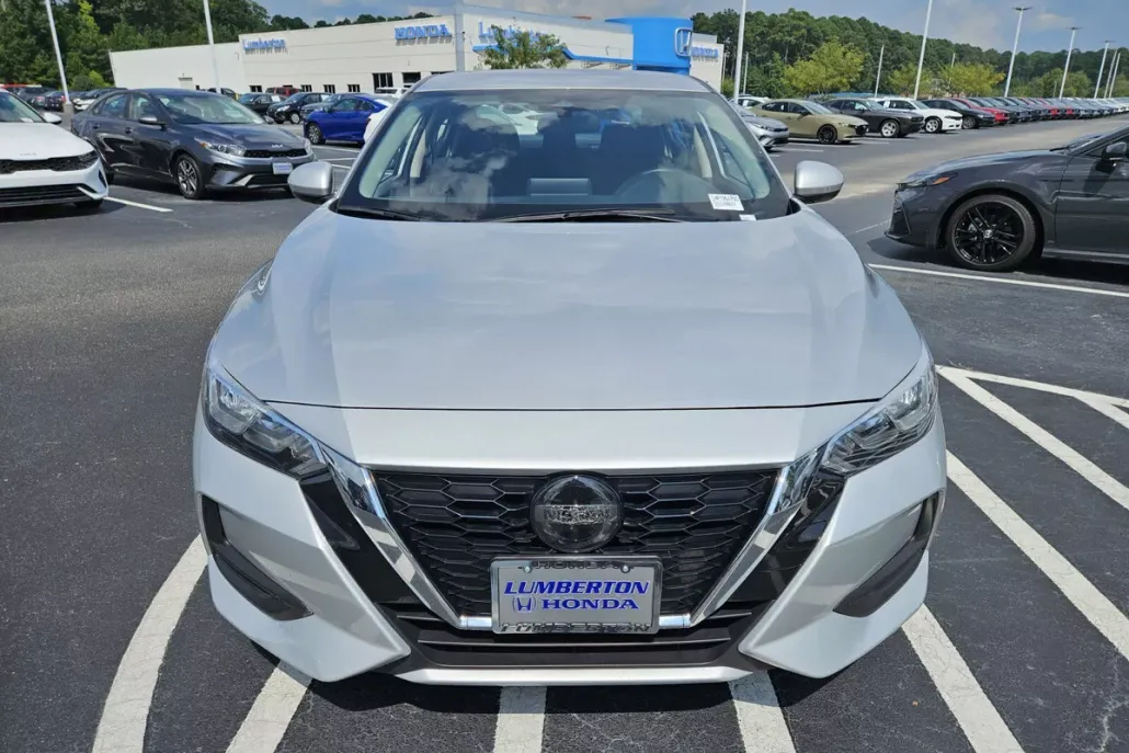2023 Nissan Sentra SV photo 1